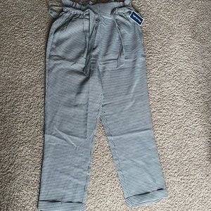 Women’s cropped dress pants